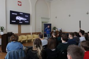 Spotkanie z dr. Wacławem Kulczykowskim w bibliotece