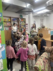 oprowadzanie po bibliotece pedagogicznej