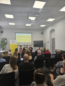 uczestnicy spotkania autorskiego